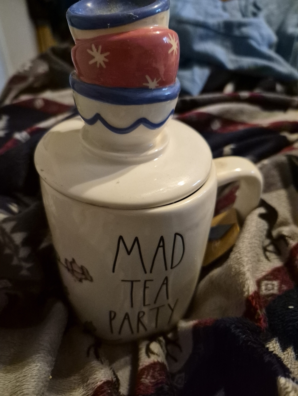 BNWT Disney Alice in wonderland land w/ lid Mad Hatter